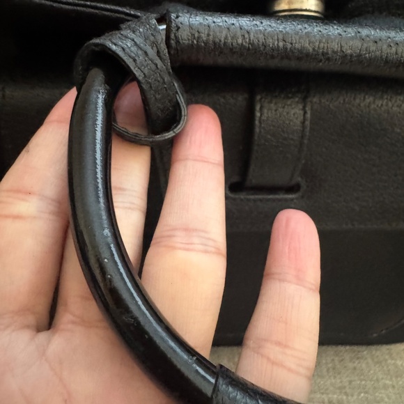💯Auth. Gucci leather Handbag - Picture 6 of 17